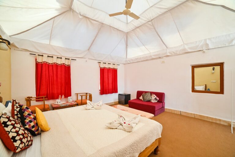 Luxury Tent with Bathtub